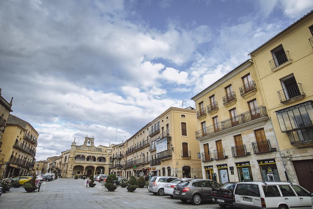 Hostal Plaza Ciudad Rodrigo Exterior photo